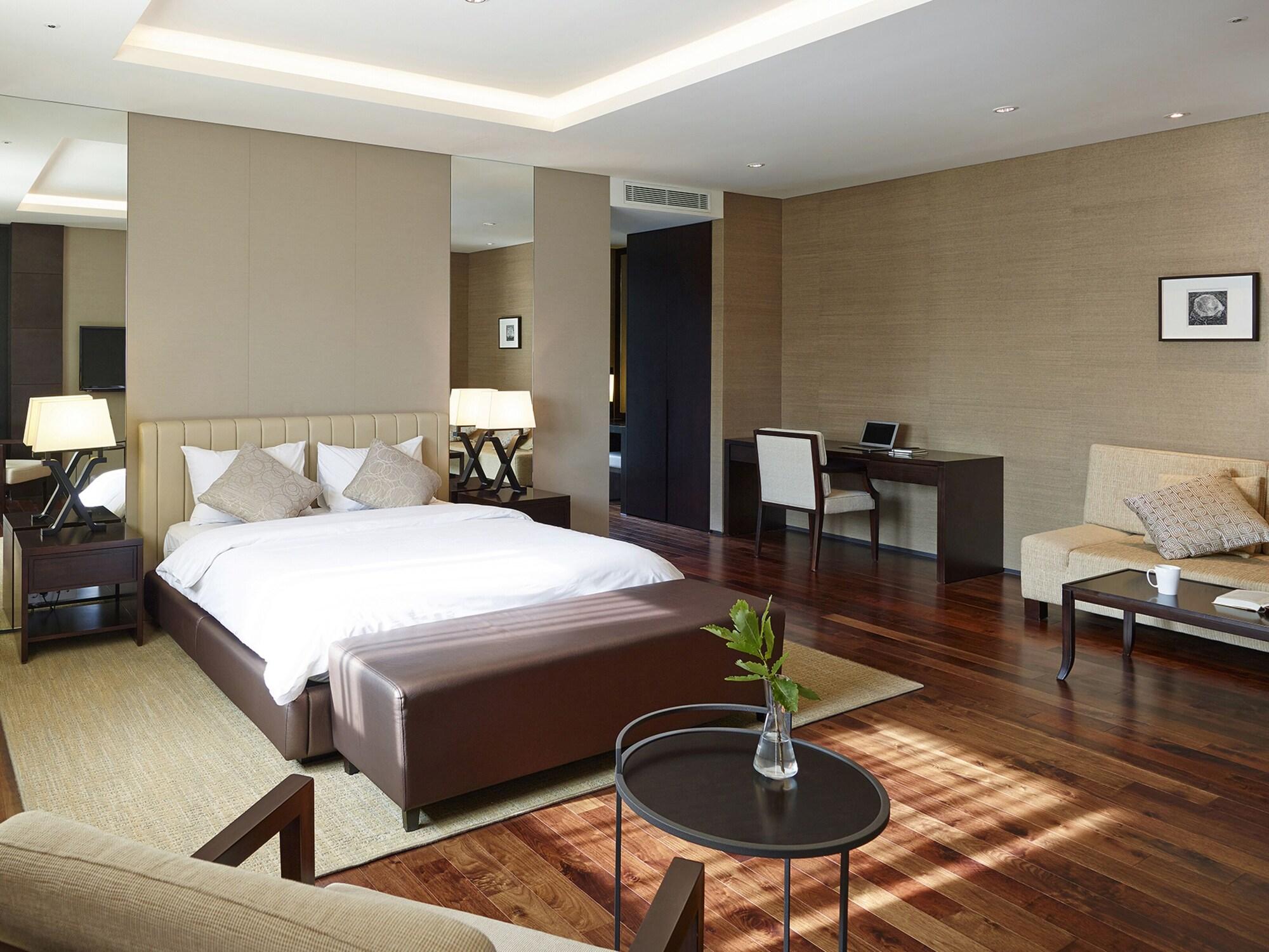 Hotel The
