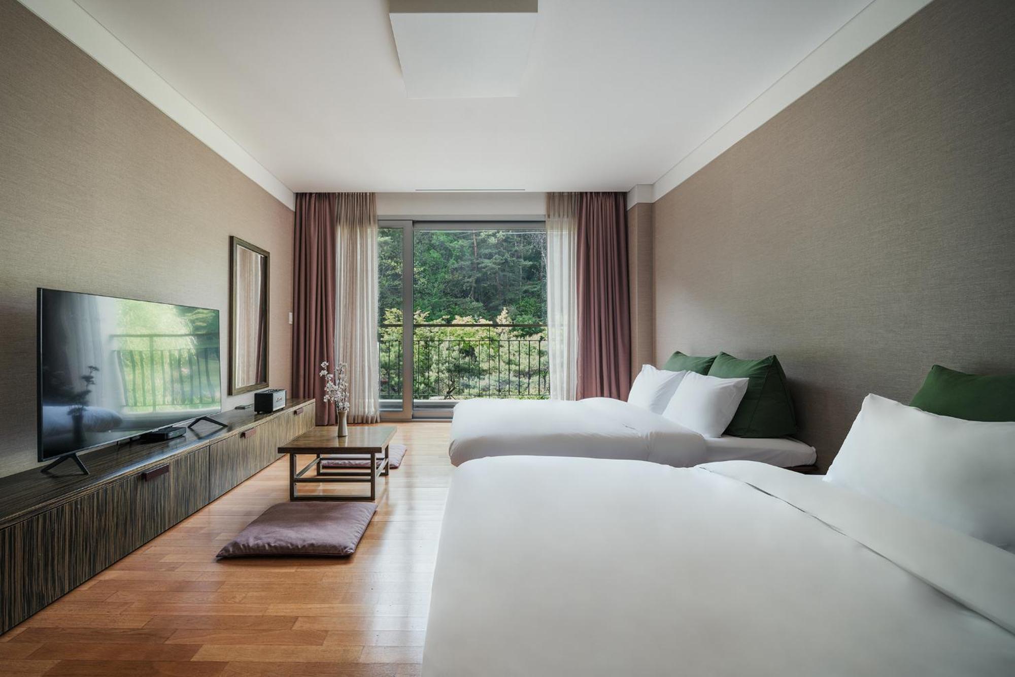 Hotel The