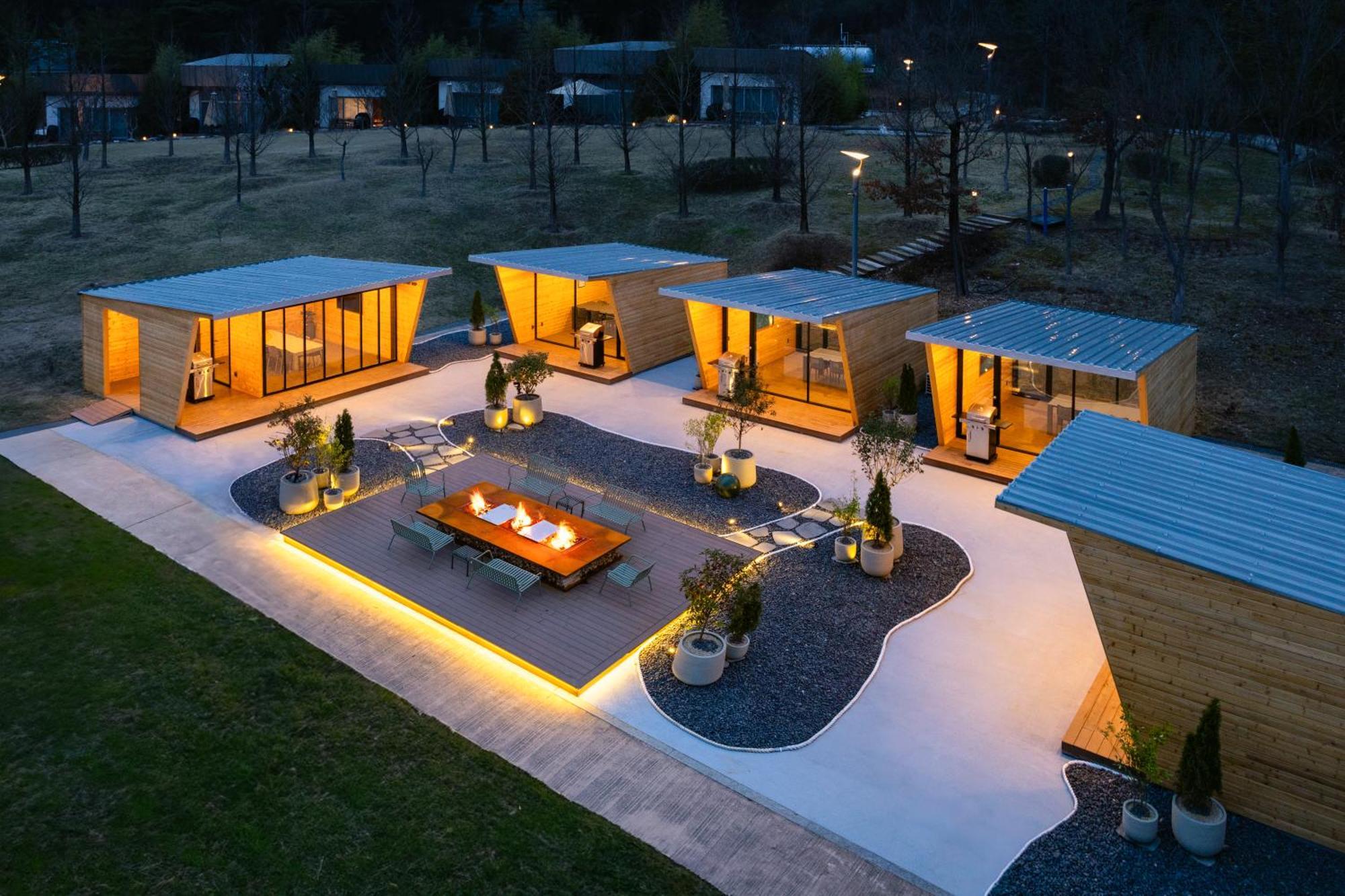 Hotel The 4*